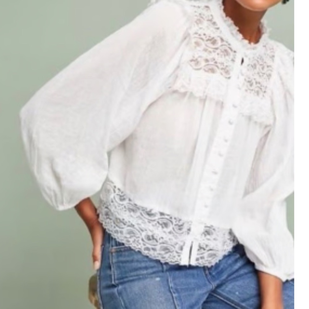 ANTHRO Akemi & Kin Callie Lace Top White Peasant size medium